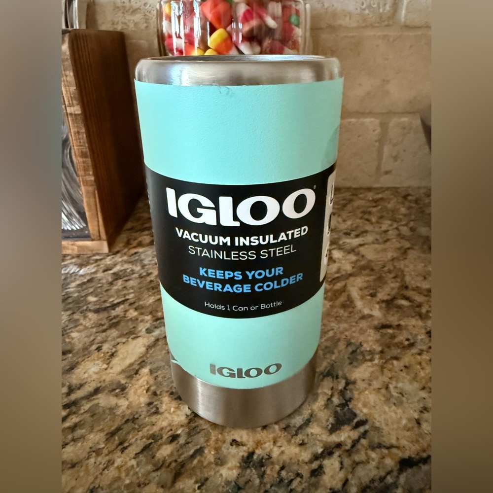 Igloo Vacuum Insulated Stainless Steel Can or Bottle Holder - Sea Foam
